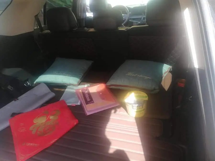 إكسبلورر 2023 إيكو بوست 285 إصدار تيتانيوم 4WD 7 مقاعد