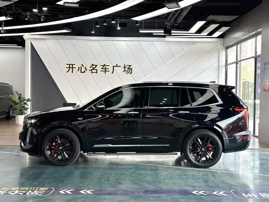 كاديلاك XT6 2021 28T طراز فاخر ذو سبعة مقاعد ودفع رباعي