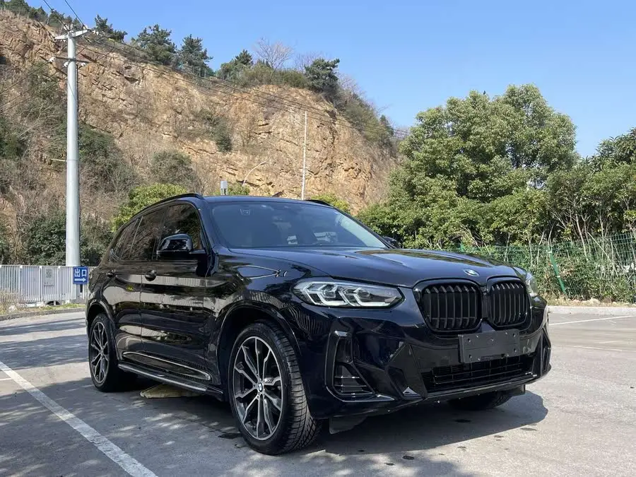 2022 BMW X3 xDrive30i Leading M Night Package