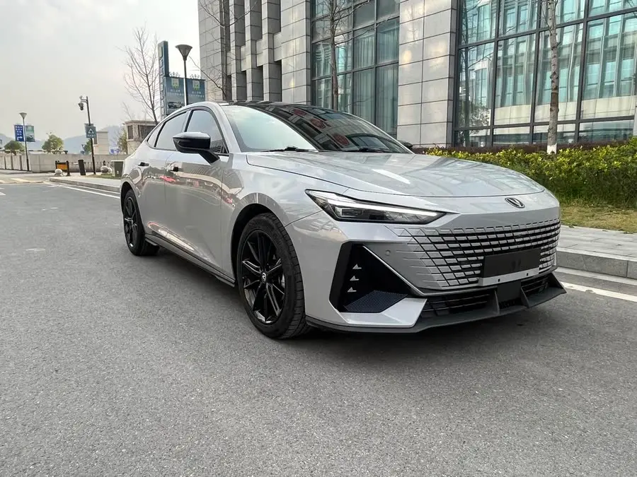 Changan UNI-V 2023 1.5T Premium