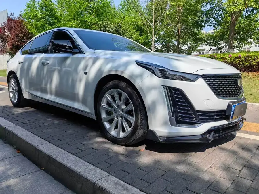 كاديلاك CT5 2022 28T الفاخرة