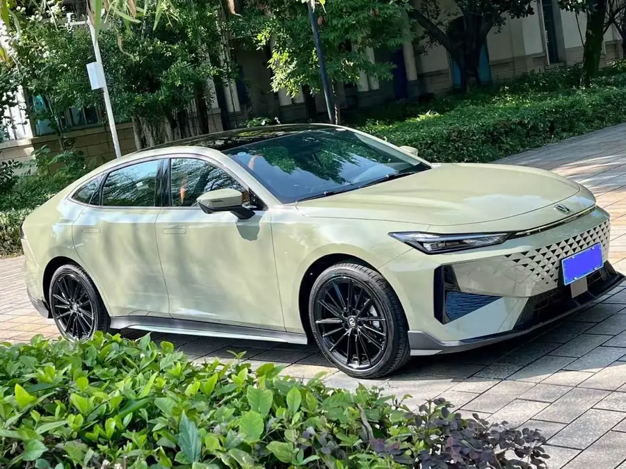 Changan UNI-V 2024 1.5T Deluxe Sports Model