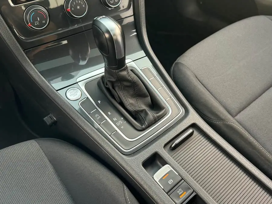 غولف 2020 نسخة الحب 200TSI DSG مريحة