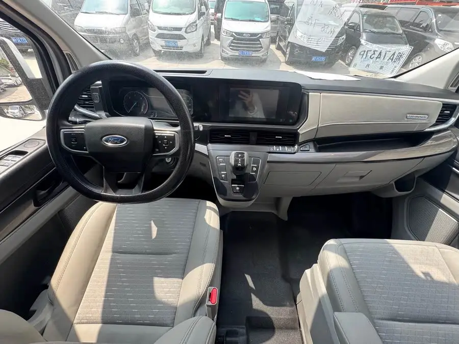 فورد ترانزيت 2023 طراز 2.0T ديزل أوتوماتيكي للاستخدام التجاري مع قاعدة عجلات متوسطة وسقف منخفض 7/8/9 مقاعد