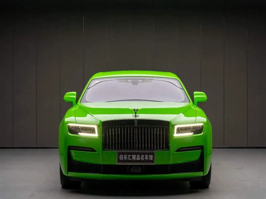 غوست 2022 6.7T بلاك بادج