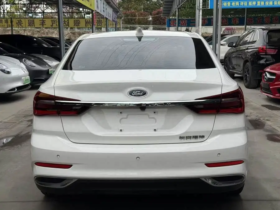 Ford Focus 2021 1.5L Automatic Diamond Edition