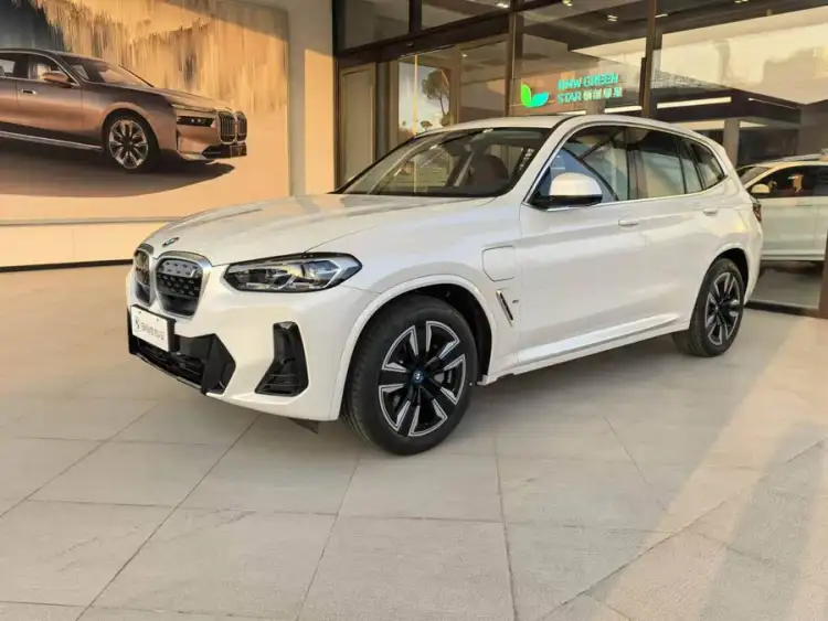 BMW iX3 2024 Leading Model