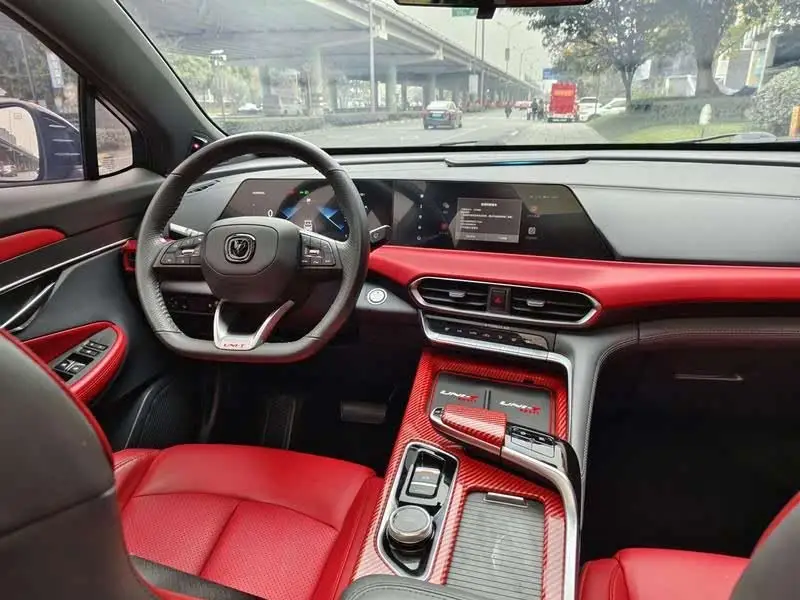 شانغهاي UNI-T 2020 1.5T فاخر