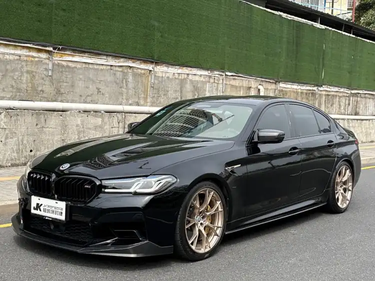 BMW M5 2021