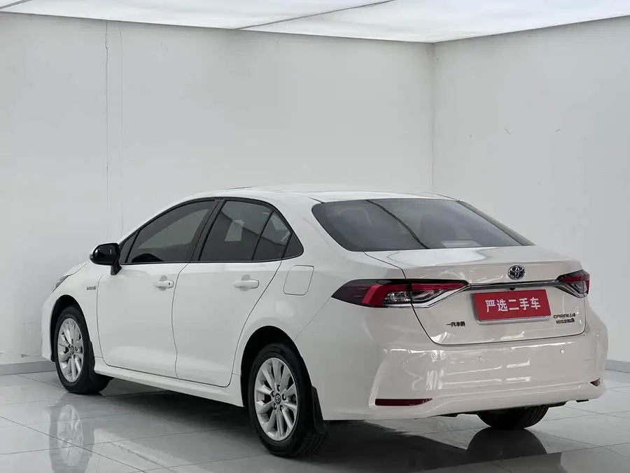 كورولا 2021 هايبرد 1.8 لتر E-CVT النسخة النخبوية