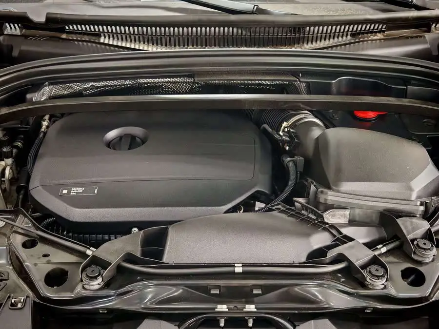 بي إم دبليو X1 2023 xDrive25Li حزمة تصميم X