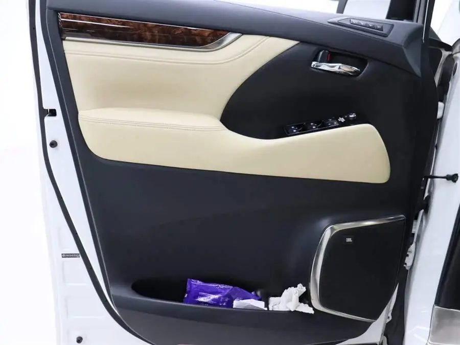 ألفارد 2020 هجين 2.5 لتر فئة فاخرة