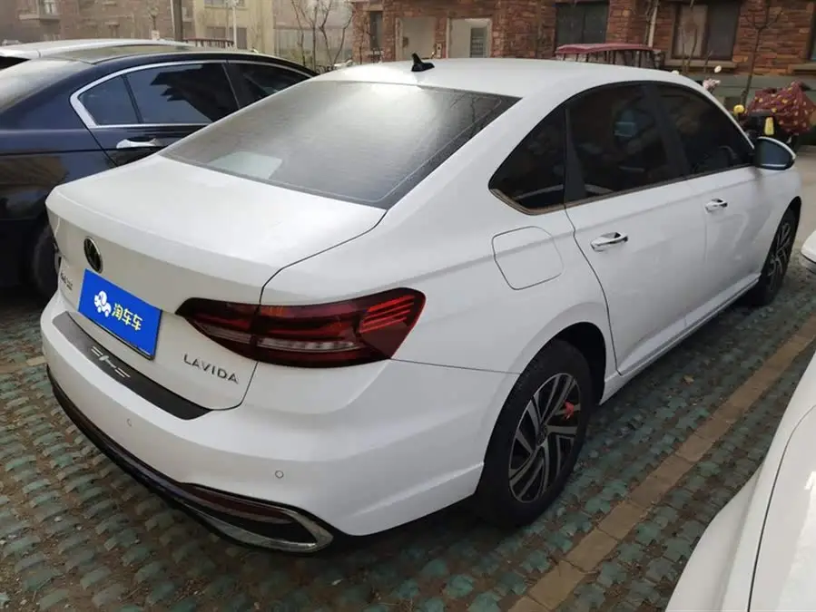 لافيدا 2024 1.5 لتر أوتوماتيكي إصدار النجوم