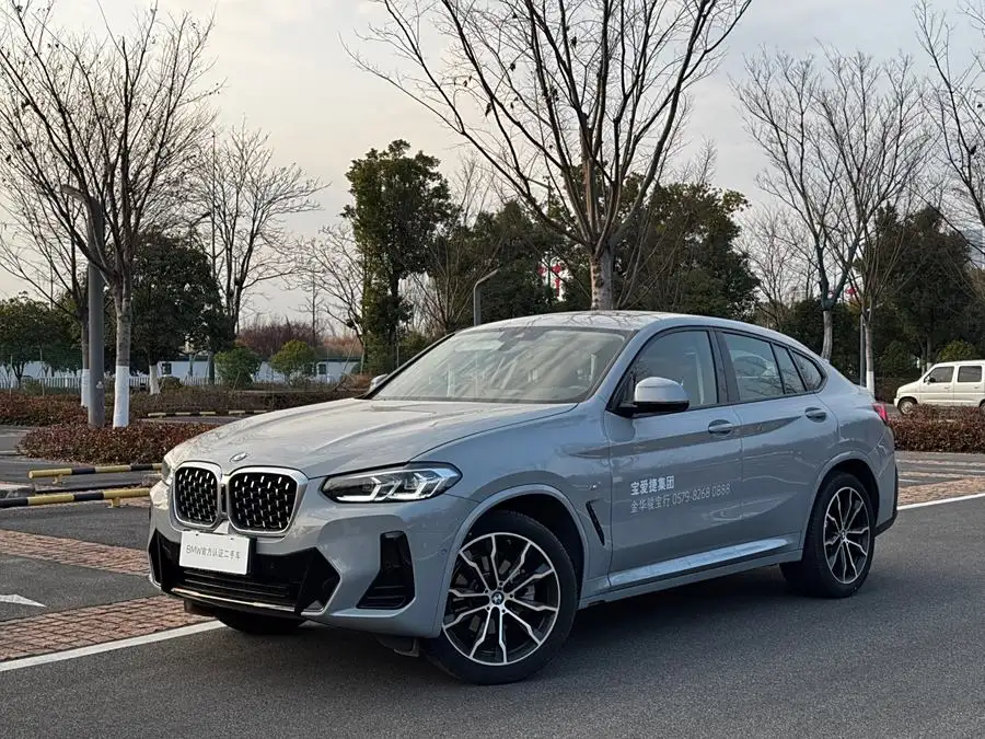 بي إم دبليو X4 2022 xDrive 30i M حزمة الرياضية