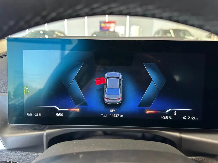 بي إم دبليو i3 2023 eDrive 40 L حزمة الرياضة الليلية