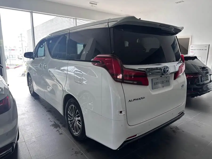 ألفارد 2020 بمحرك مزدوج 2.5 لتر فئة فاخرة