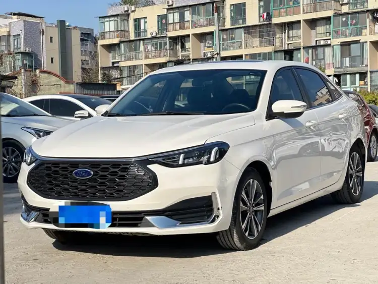 Ford Focus 2021 1.5L Automatic Platinum Edition