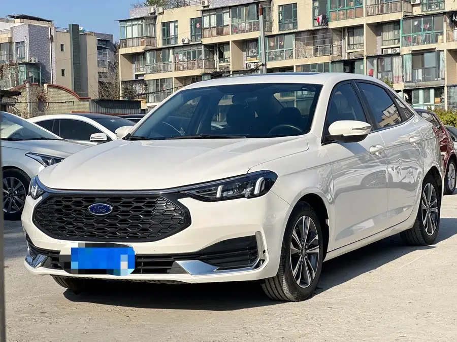 Ford Focus 2021 1.5L Automatic Platinum Edition