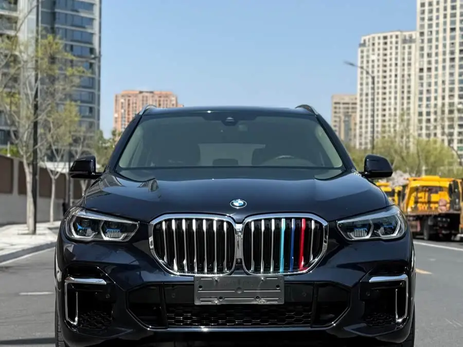 2022 بي إم دبليو X5 xDrive 30Li حزمة M الرياضية