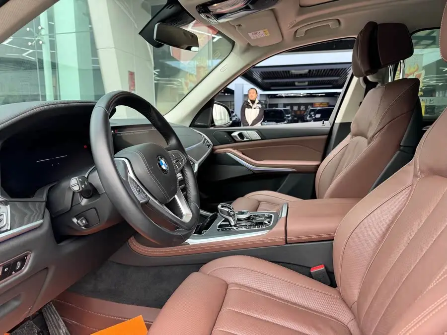 بي إم دبليو X7 2021 xDrive40i حزمة M الرياضية المتميزة