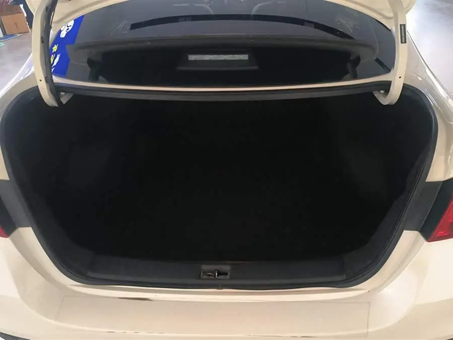 2022 نيسان سيلفي كلاسيك 1.6XE CVT إصدار الراحة