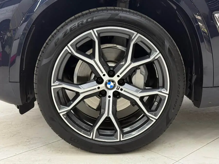 BMW X5 2022 xDrive 30Li Exclusive M Sport Package