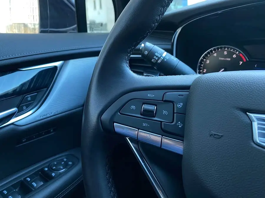 كاديلاك XT6 2022 2.0T ستة مقاعد دفع رباعي فاخر