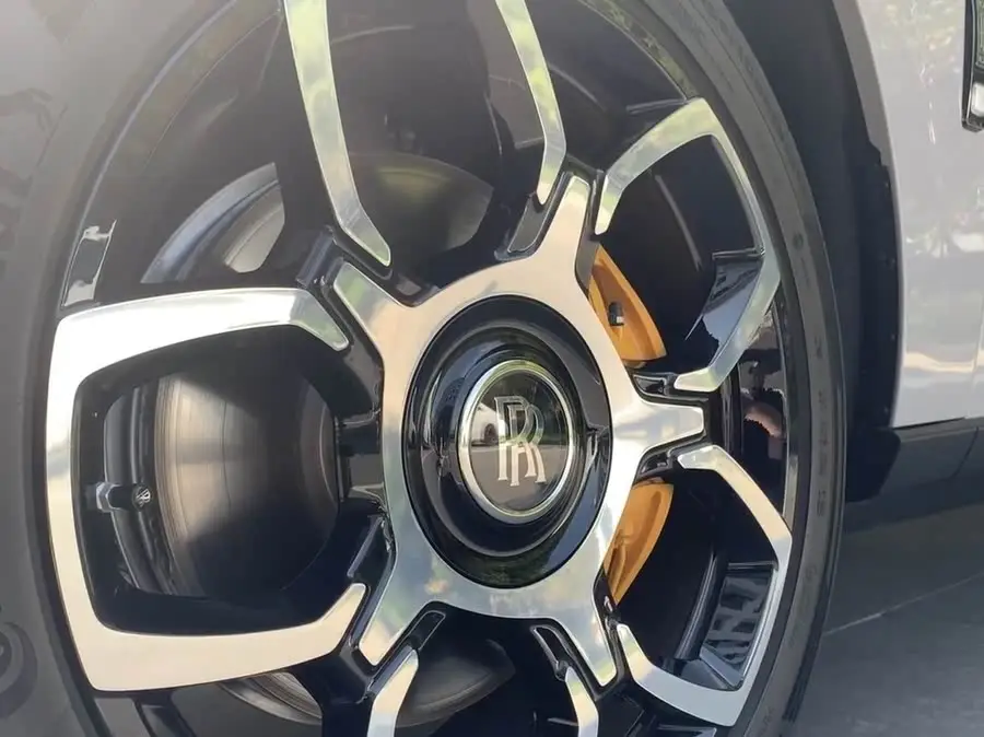 كولينان 2020 بلاك بادج