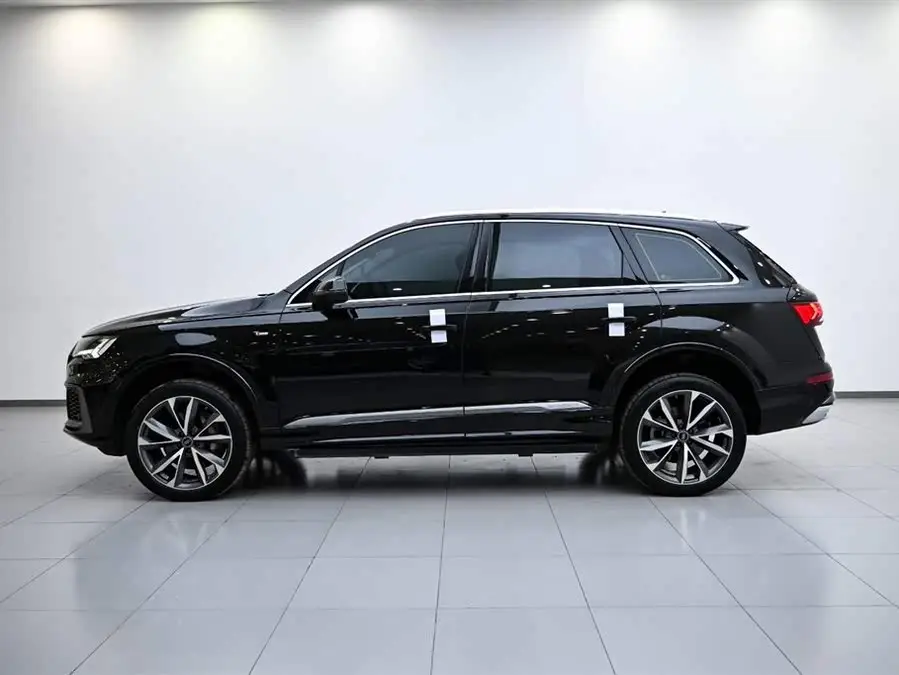 Audi Q7 2023 55 TFSI quattro S line Sport
