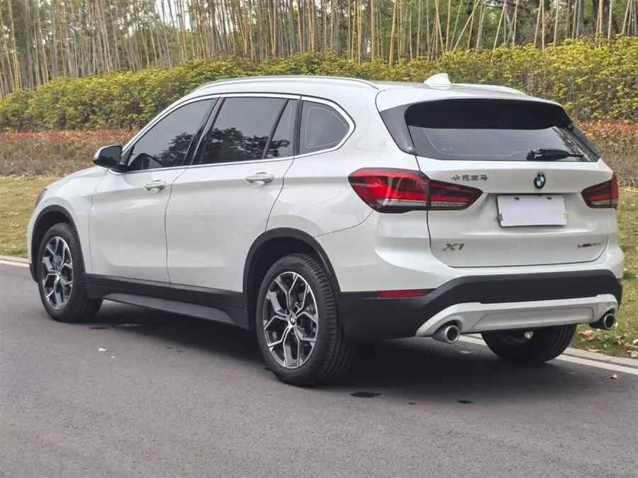 بي إم دبليو X1 2021 طراز facelift sDrive25Li الطراز الرائد