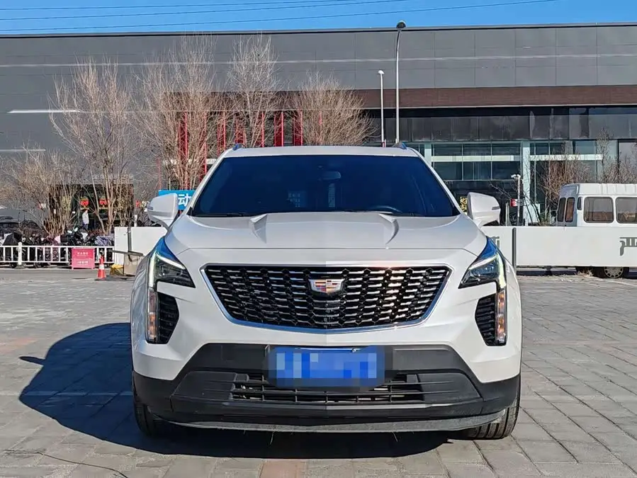 Cadillac XT4 2022 28T FWD Luxury
