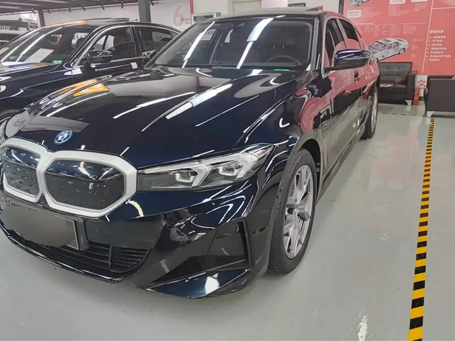 بي إم دبليو i3 2022 eDrive 35 L