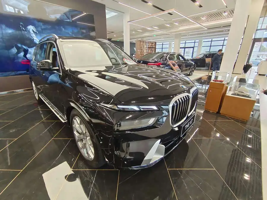 بي إم دبليو X7 2024 xDrive40i حزمة فاخرة رائدة