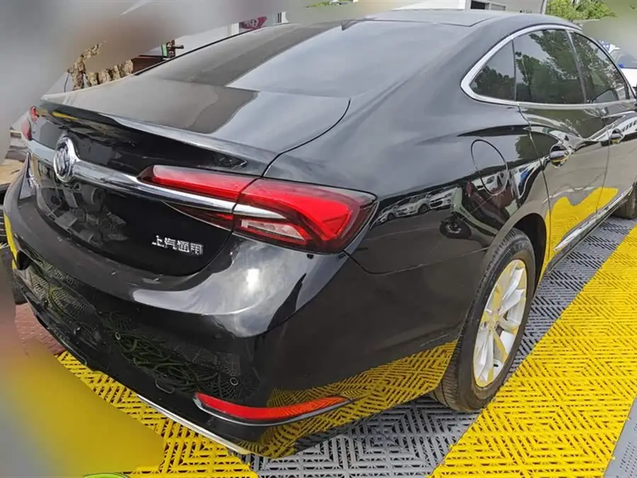 بيوك لاكروس 2021 552T الفاخرة