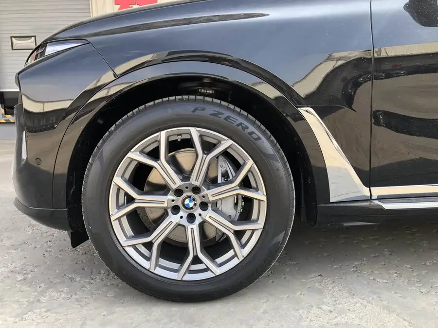 بي إم دبليو X7 2024 xDrive40i باقة الرفاهية