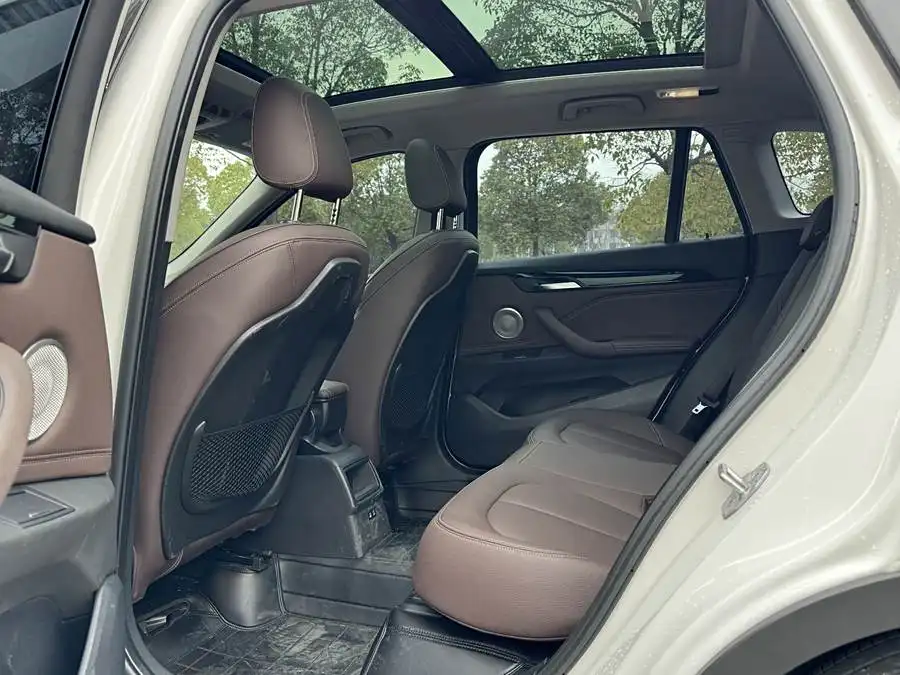 بي إم دبليو X1 2022 sDrive20Li إصدار الموضة