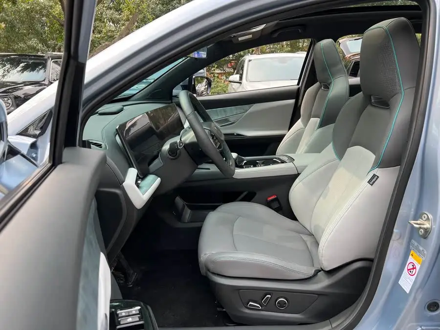 شانجان UNI-T 2023 الجيل الثاني 1.5T إصدار رياضي متميز