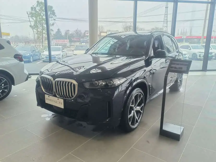 بي إم دبليو X5 2023 xDrive 30Li باقة M الرياضية الحصرية