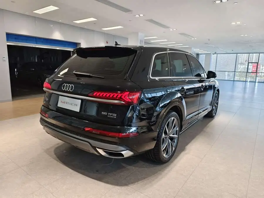 Audi Q7 2023 55 TFSI quattro S line Sport