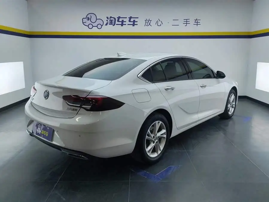 بيوك ريجال 2022 552T إصدار ذكي