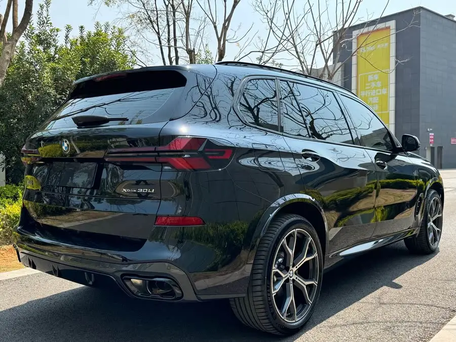 بي إم دبليو X5 2023 xDrive 30Li الفاخرة حزمة M الرياضية الليلية