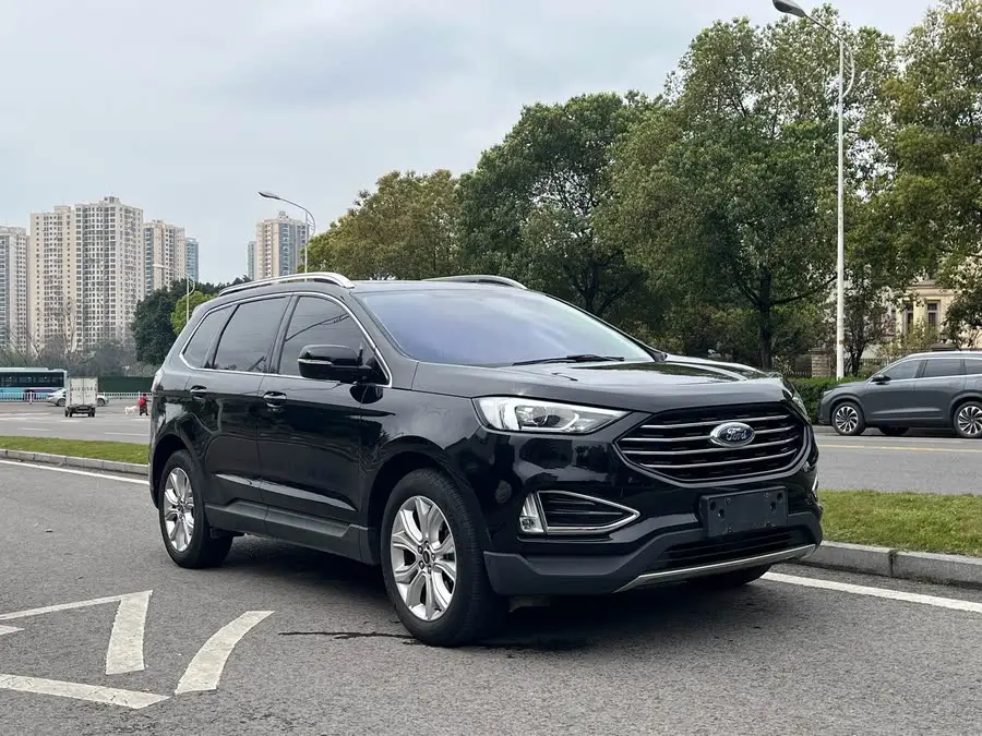 2020 Ford Edge EcoBoost 245 FWD Platinum 5-seater