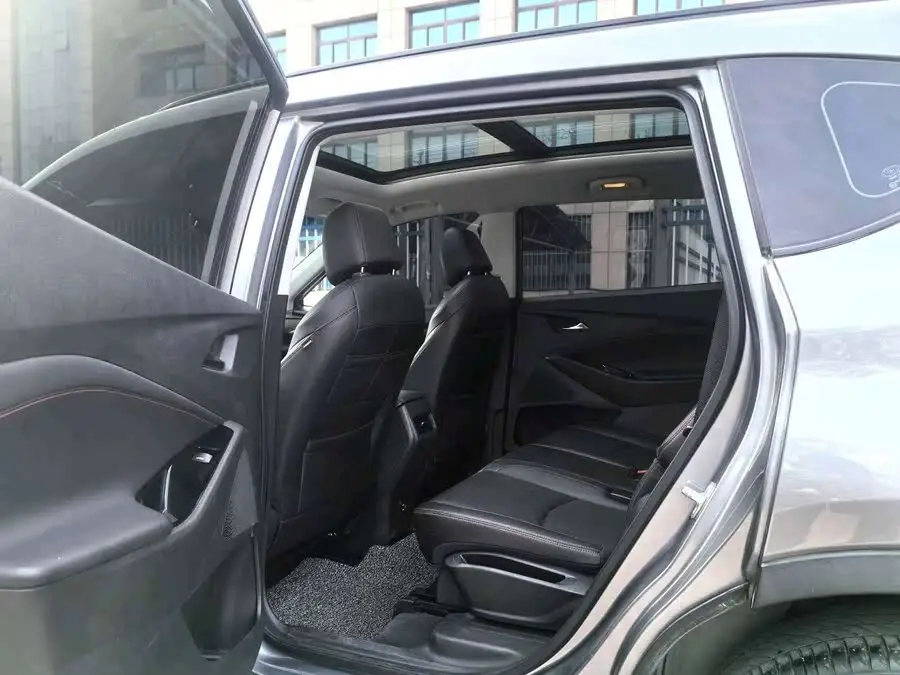 Wuling Hongguang Plus 2020 Light Hybrid 530T Automatic Enjoy Version (5+2 seats)