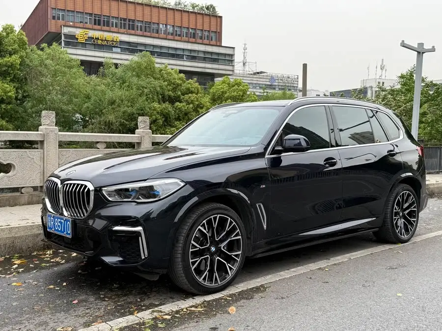 بي إم دبليو X5 2022 xDrive 40Li حزمة M الرياضية الفاخرة