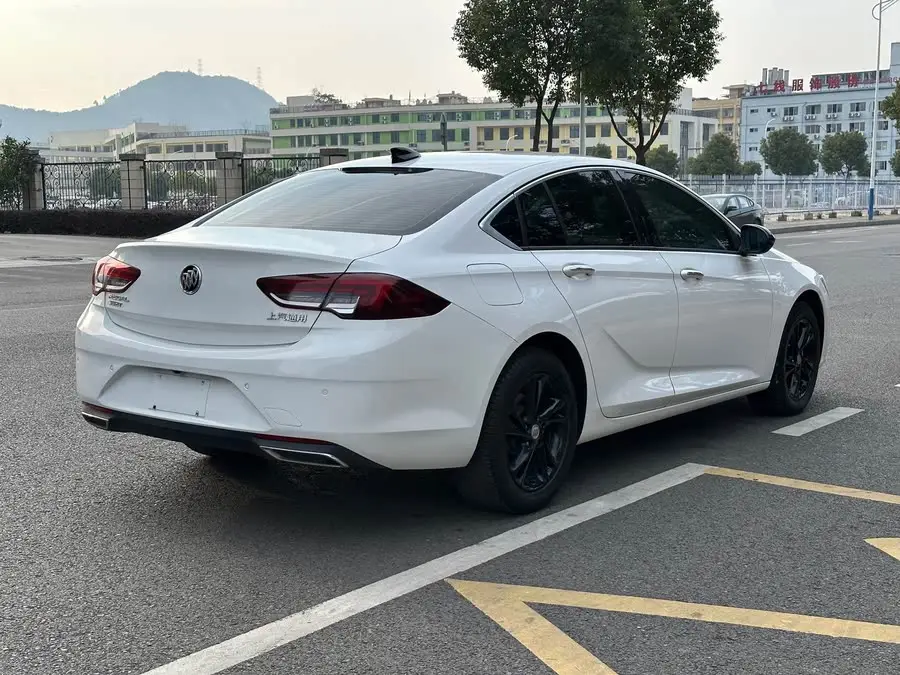 2021 بايك ريجال 552T النخبة