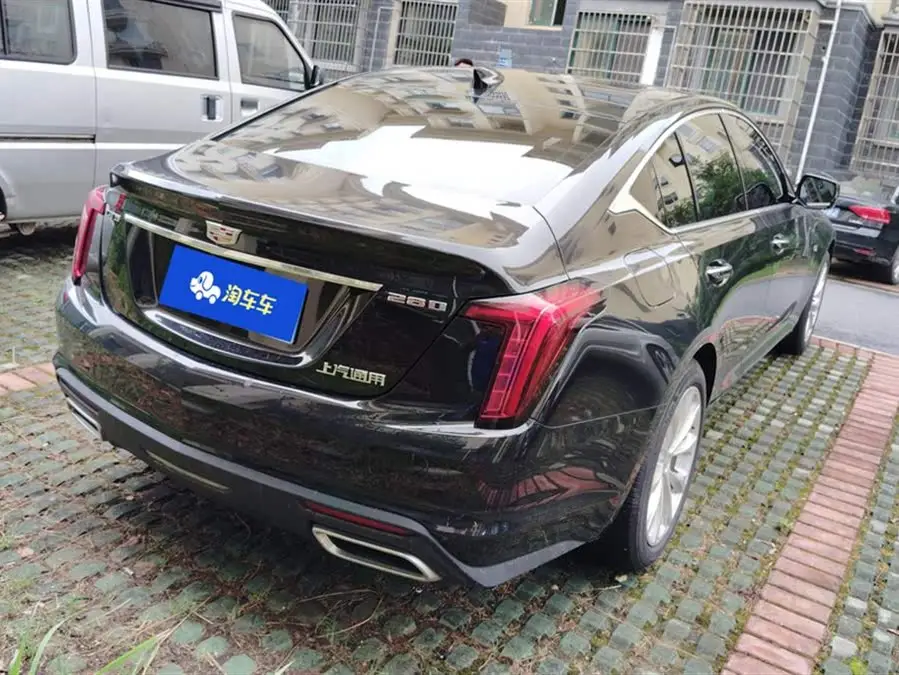 كاديلاك CT5 2022 28T الفاخرة (الإصدار القياسي)