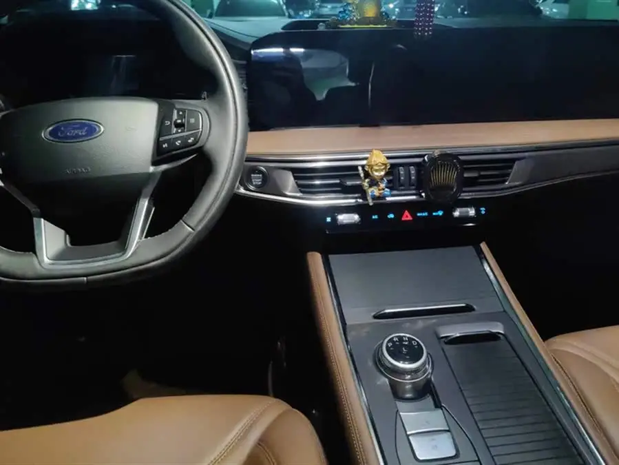 مستكشف 2023 EcoBoost 285 دفع رباعي إصدار أنيق بلس 6 مقاعد