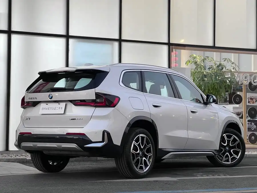 بي ام دبليو X1 2023 sDrive25Li حزمة التصميم X