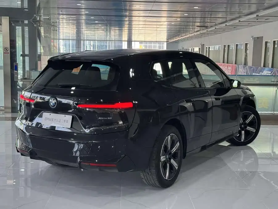 بي إم دبليو آي إكس 2022 إكس درايف 50