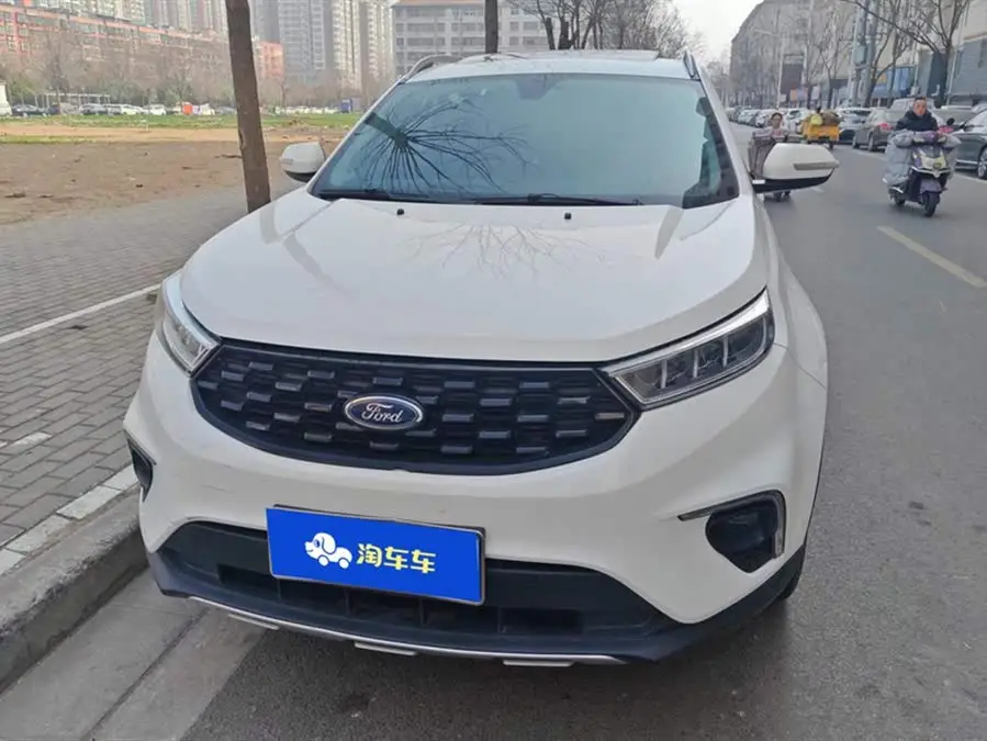 2020 Lynk & Co 01 Lynk & Co S EcoBoost 145 CVT Platinum Edition